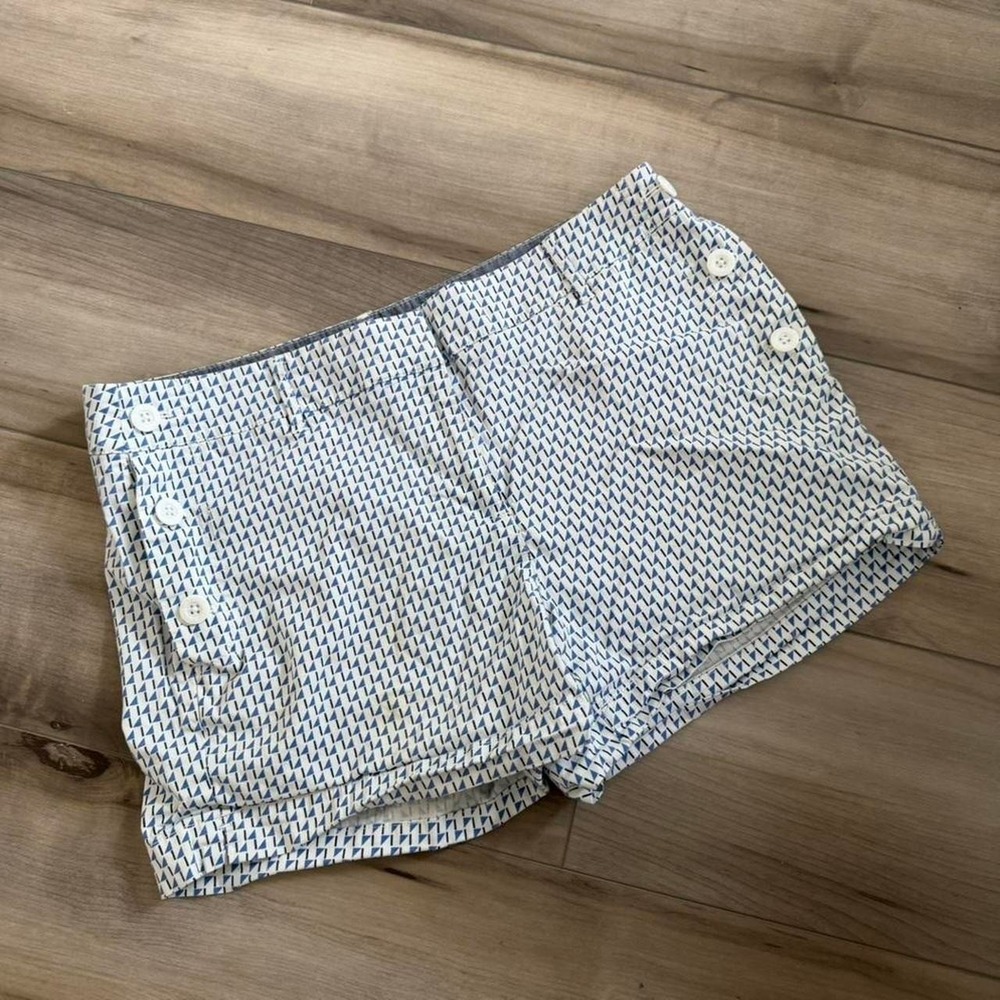 Nautica white & blue geometric print shorts size 10 Summer sailing shorts